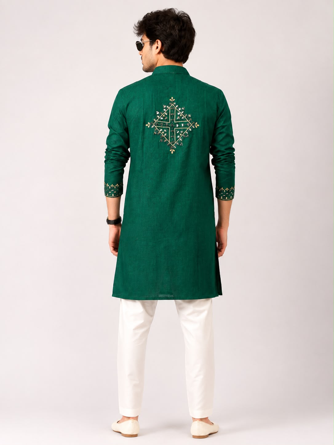 Men's Emerald Green Embroidered Cotton Blend Kurta